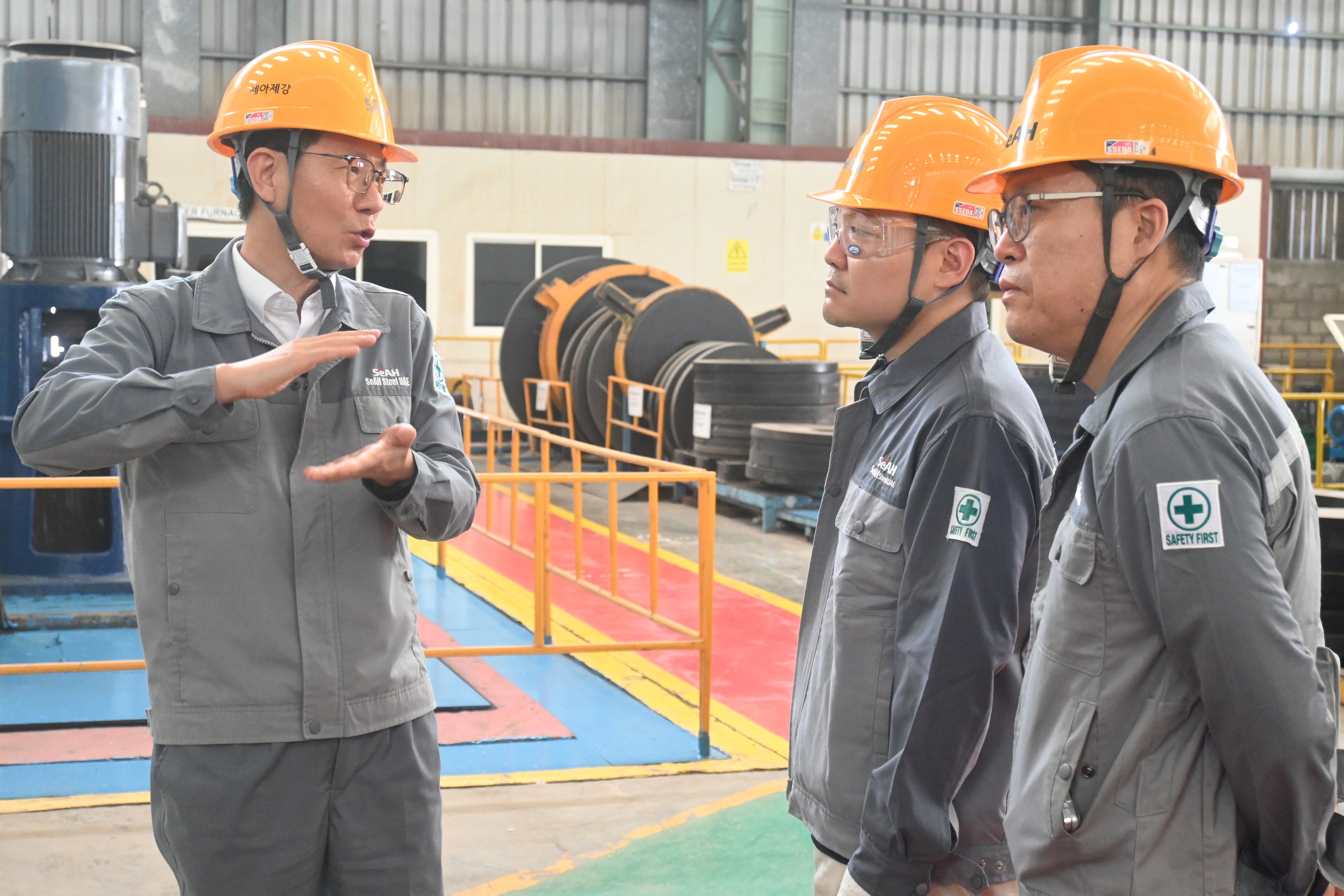 Ribbon-cutting ceremony for new extrusion line