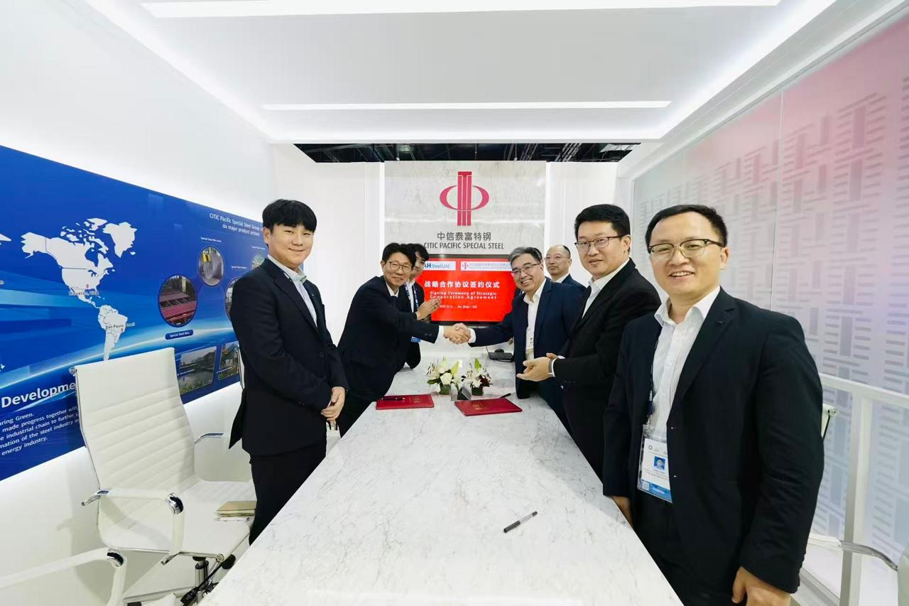 Representatives Signing MoU